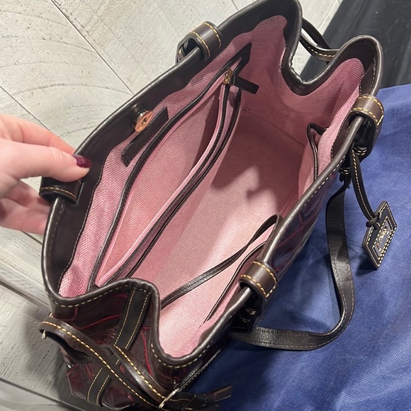 Dooney & Bourke Maroon Wine Crocodile Textured Bag with Mini Wallet Pouch - Picture 4 of 14